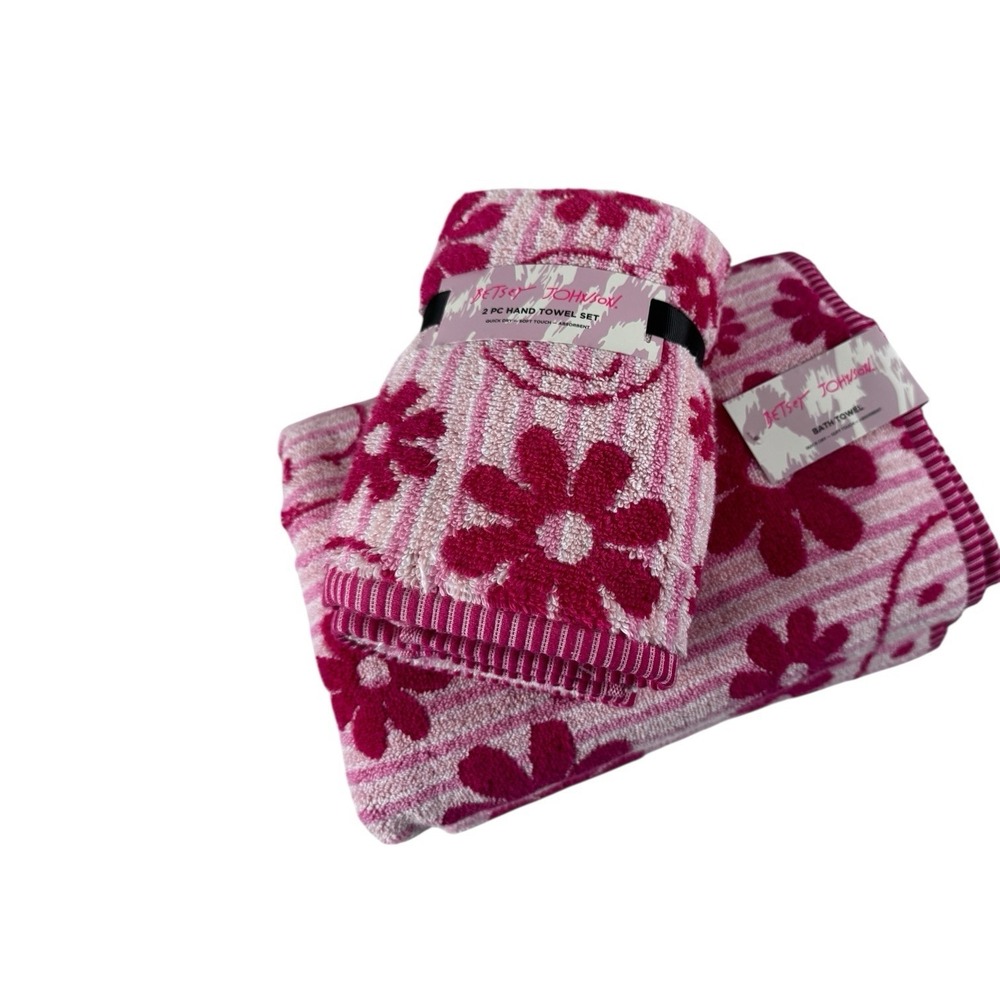 New BETSEY JOHNSON‎ Smiley Daisy Pink 2 Bath Towel And 2 Hand Towel Set